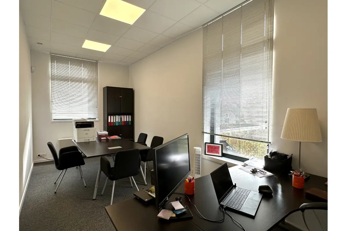 Handelszaak te  huur in Lasne 1380 1100.00€  slaapkamers 53.00m² - Zoekertje 676128