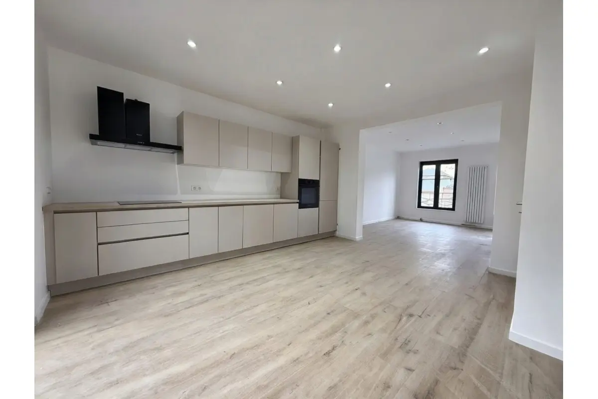 Appartement à  à Nivelles 1400 1300.00€ 3 chambres 123.00m² - Annonce 677382