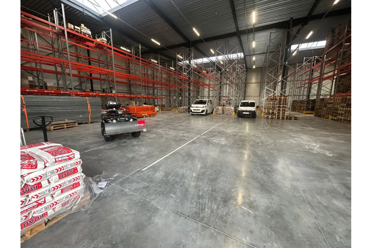 Commerce à louer à Clabecq 1480 3000.00€  chambres 800.00m² - Annonce 678122