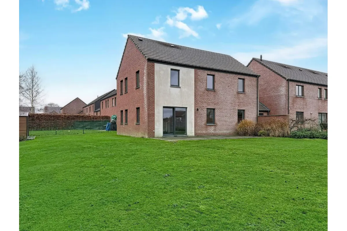 Huis te  in Mellet 6211 1400.00€ 4 slaapkamers 170.00m² - Zoekertje 677976