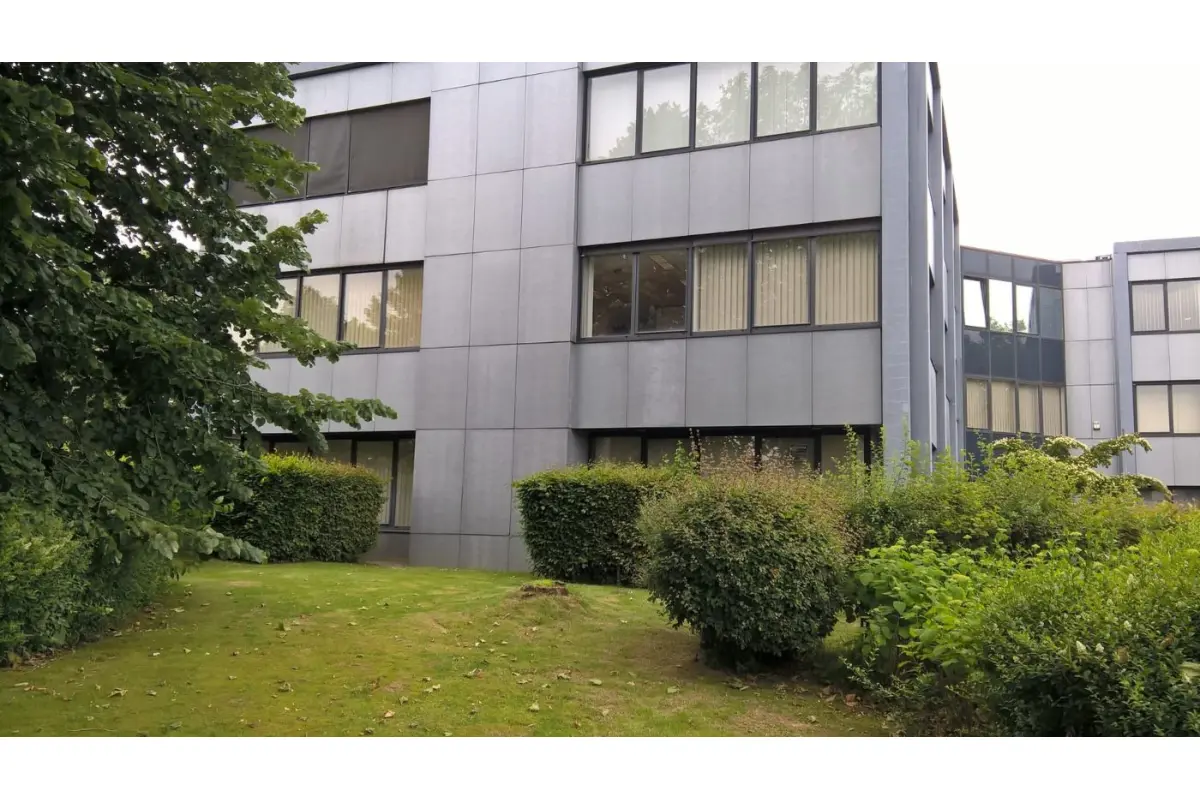 Commerce à louer à Zaventem 1930 0.00€  chambres 350.00m² - Annonce 677700