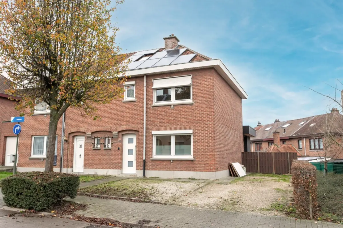 Huis te  koop in Hal 1500 385000.00€ 3 slaapkamers 143.00m² - Zoekertje 677986