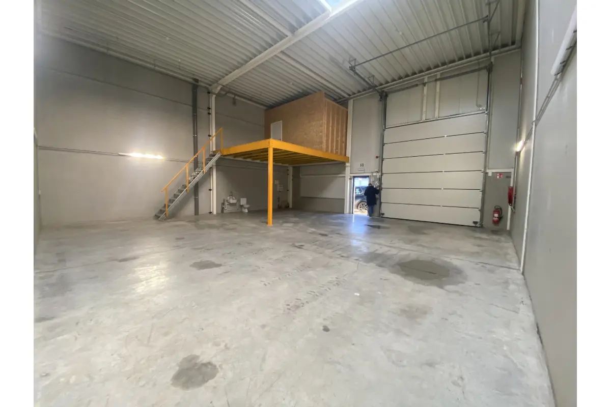 Handelszaak te  huur in Waver 1300 1450.00€  slaapkamers 176.00m² - Zoekertje 679301