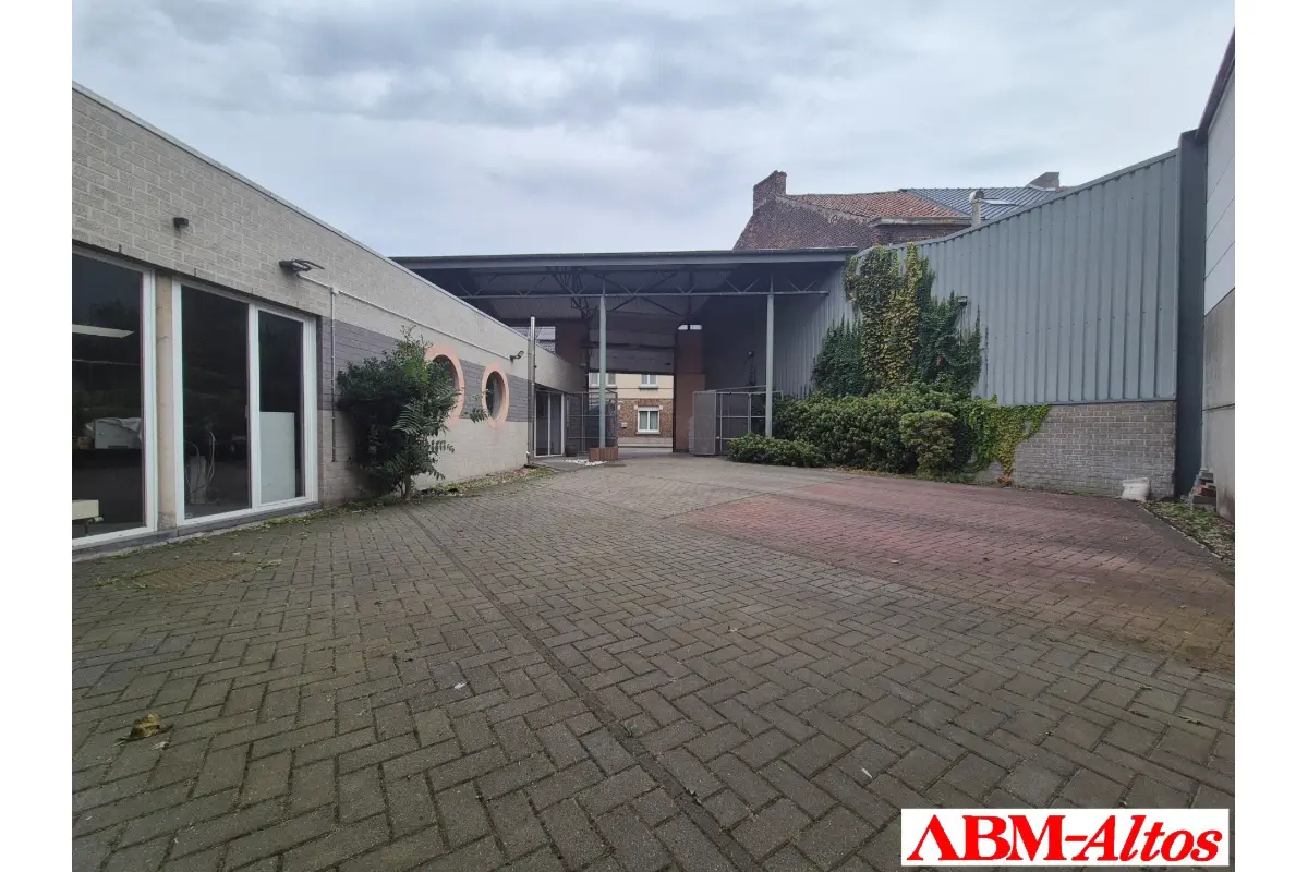 Handelszaak te  koop in Tienen 3300 575000.00€  slaapkamers 700.00m² - Zoekertje 680327