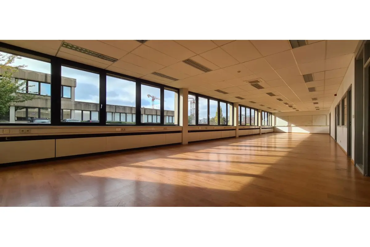 Commerce à louer à Zaventem 1930 2084.00€  chambres 500.00m² - Annonce 681262