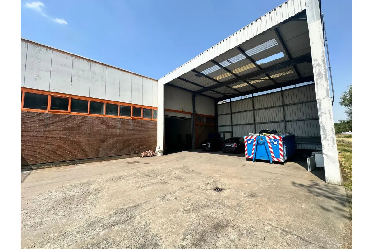 Commerce à louer à Grand-Bigard 1702 6500.00€  chambres m² - Annonce 681200