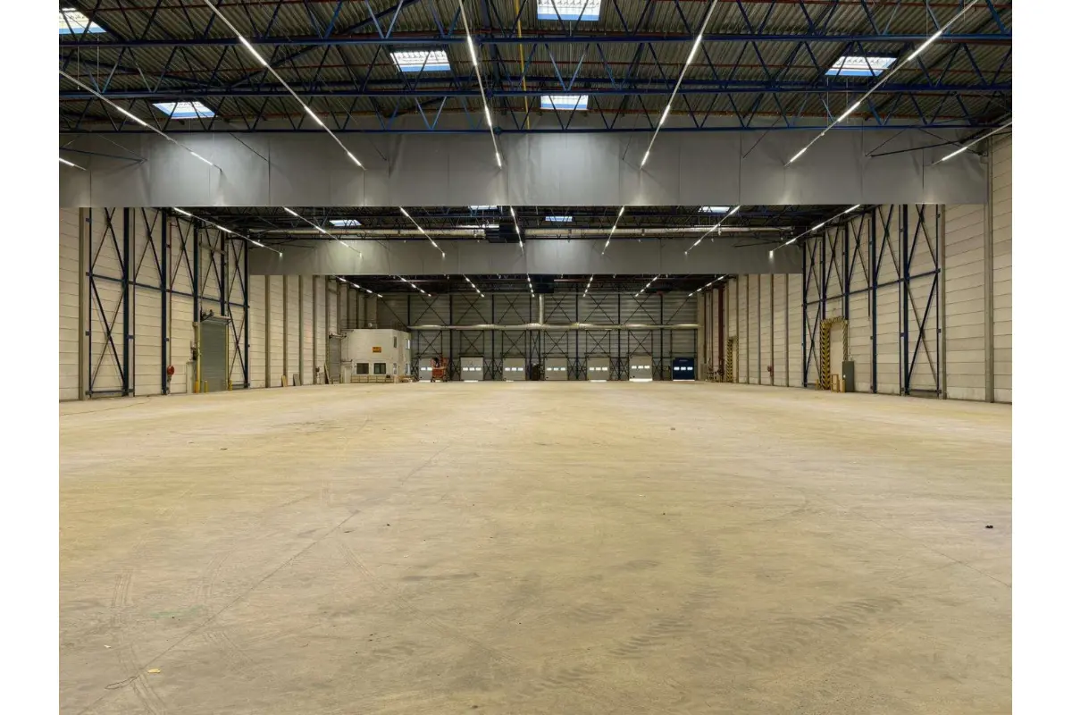 Handelszaak te  huur in Nijvel 1400 85309.00€  slaapkamers m² - Zoekertje 681213