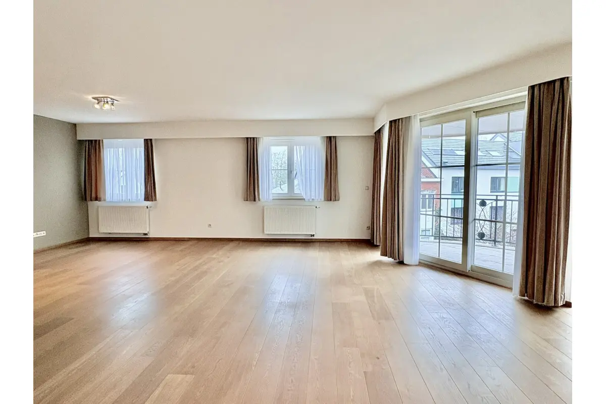Appartement à louer à Kraainem 1950 2250.00€ 2 chambres 135.00m² - Annonce 681580