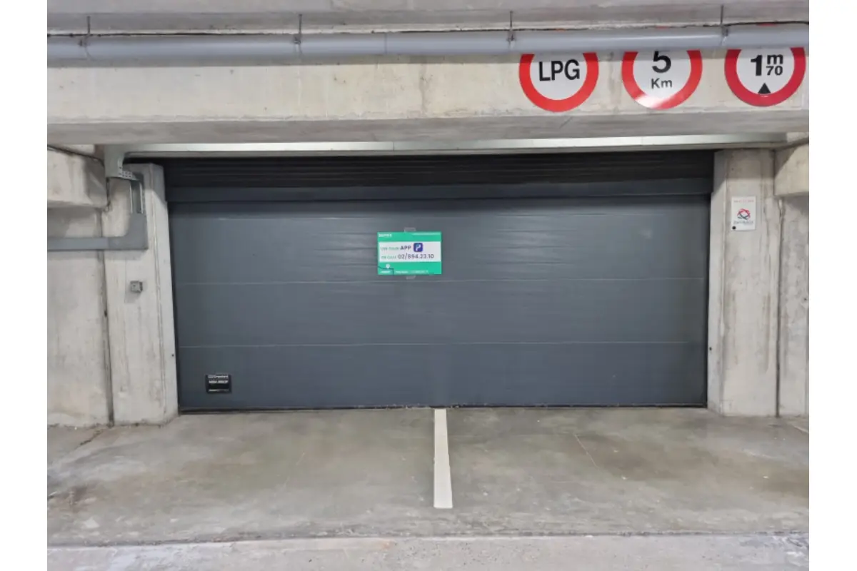 Parking te  huur in Groot-Bijgaarden 1702 89.00€  slaapkamers m² - Zoekertje 681850