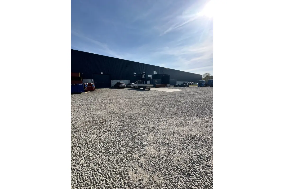 Commerce à louer à Clabecq 1480 25000.00€  chambres m² - Annonce 681195