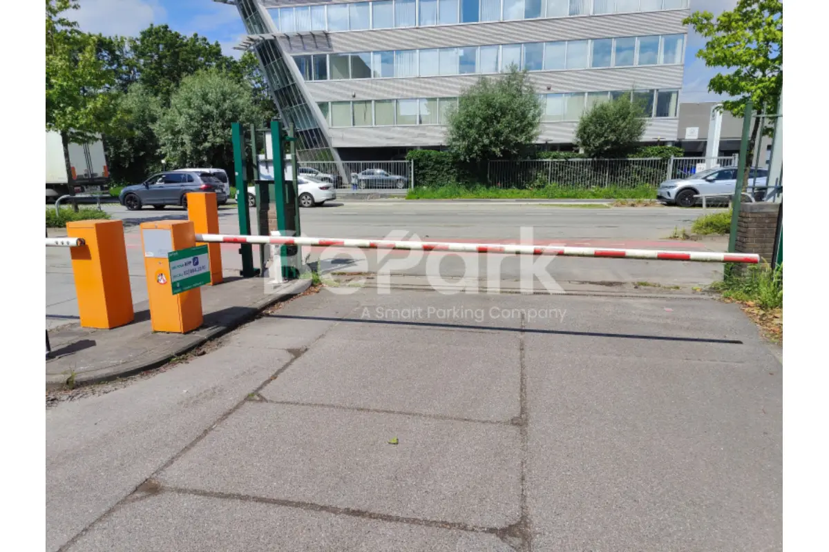 Parking & garage te  huur in Drogenbos 1620 91.00€  slaapkamers m² - Zoekertje 681721