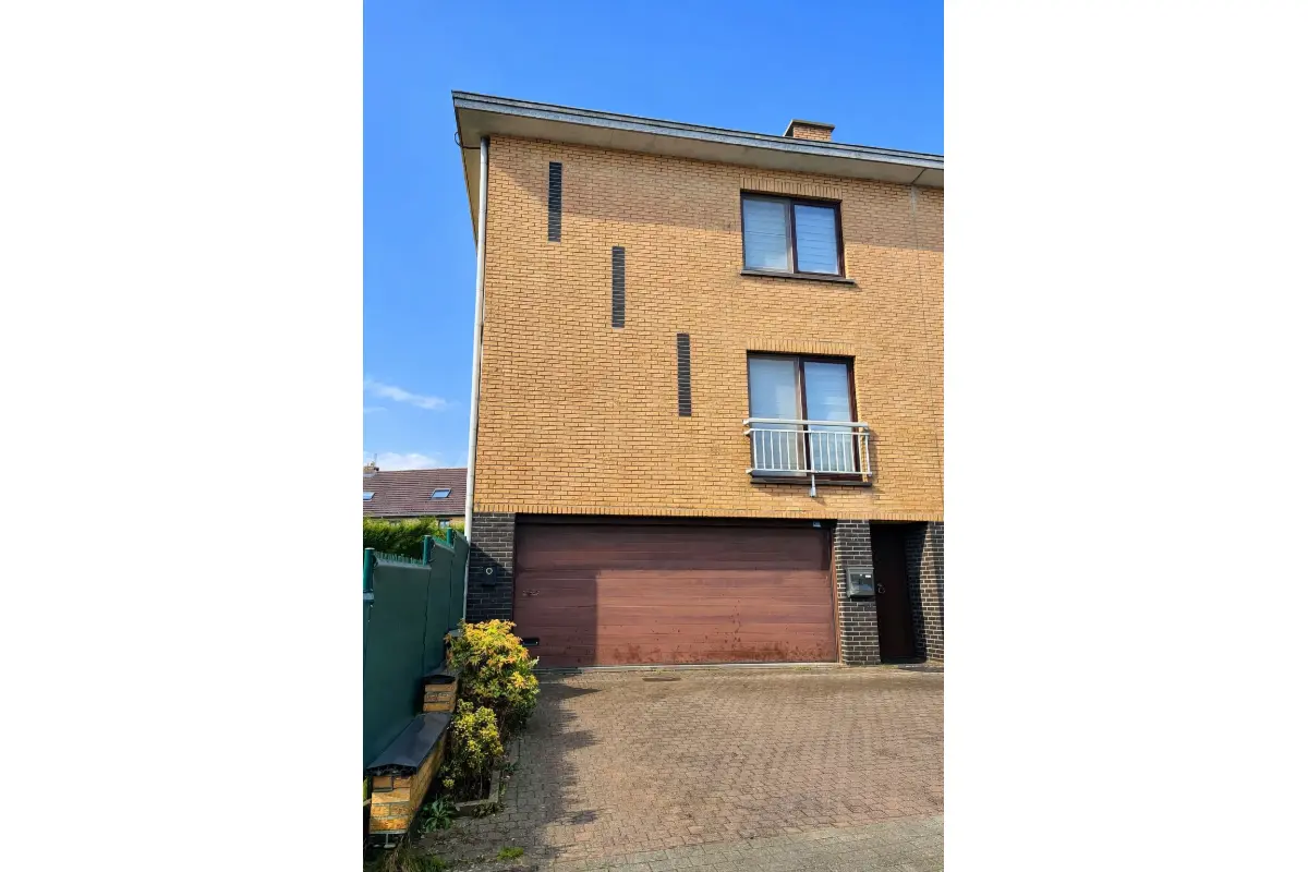 Maison à louer à Dilbeek 1700 2000.00€ 4 chambres 285.00m² - Annonce 685442