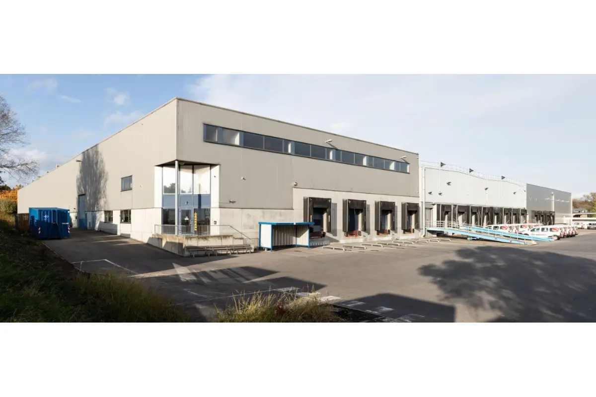 Commerce à louer à Ternat 1740 6458.00€  chambres 620.00m² - Annonce 685919