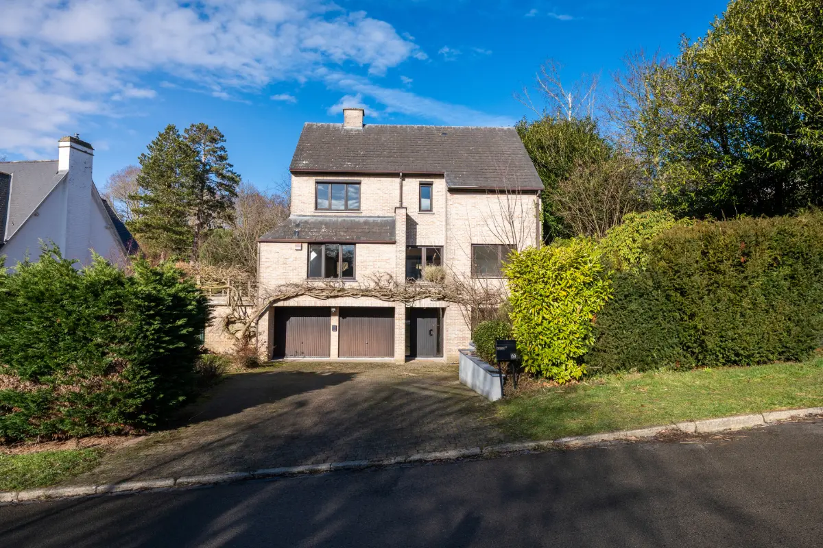 Villa te  koop in Sint-Genesius-Rode 1640 895000.00€ 4 slaapkamers 216.50m² - Zoekertje 686094