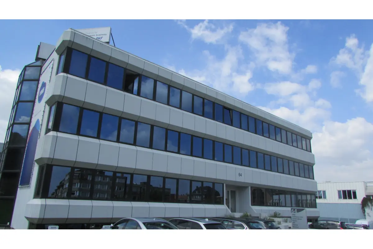 Commerce à louer à Wemmel 1780 0.00€  chambres 250.00m² - Annonce 688924