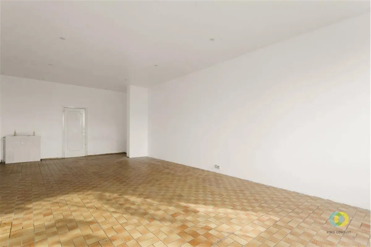 Handelszaak te  in Neder-Over-Heembeek 1120 800.00€  slaapkamers 48.50m² - Zoekertje 689549
