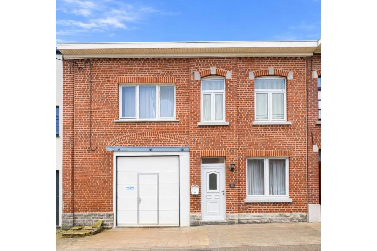 Maison à vendre à Saintes 1480 380000.00€ 6 chambres 325.00m² - Annonce 689914
