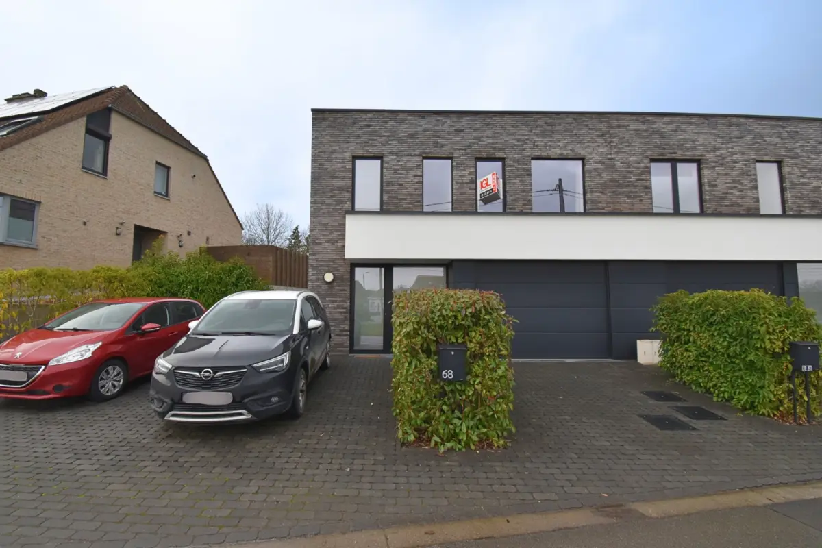 Huis te  huur in Vlezenbeek 1602 1850.00€ 3 slaapkamers 122.00m² - Zoekertje 689392