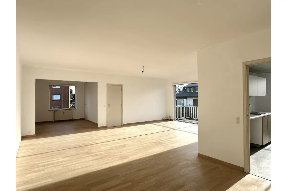 Appartement te  huur in Waterloo 1410 1250.00€ 2 slaapkamers 115.00m² - Zoekertje 690007