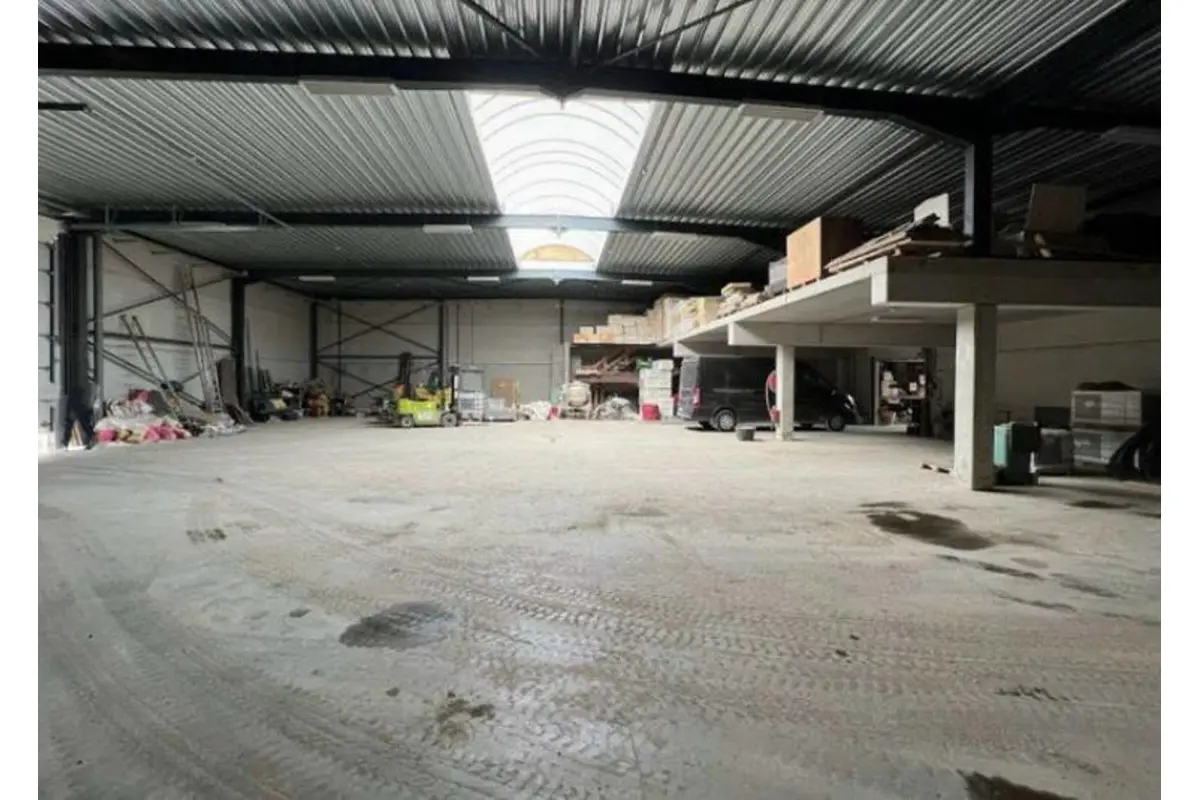 Handelszaak te  huur in Perwijs 1360 2750.00€  slaapkamers 500.00m² - Zoekertje 691240