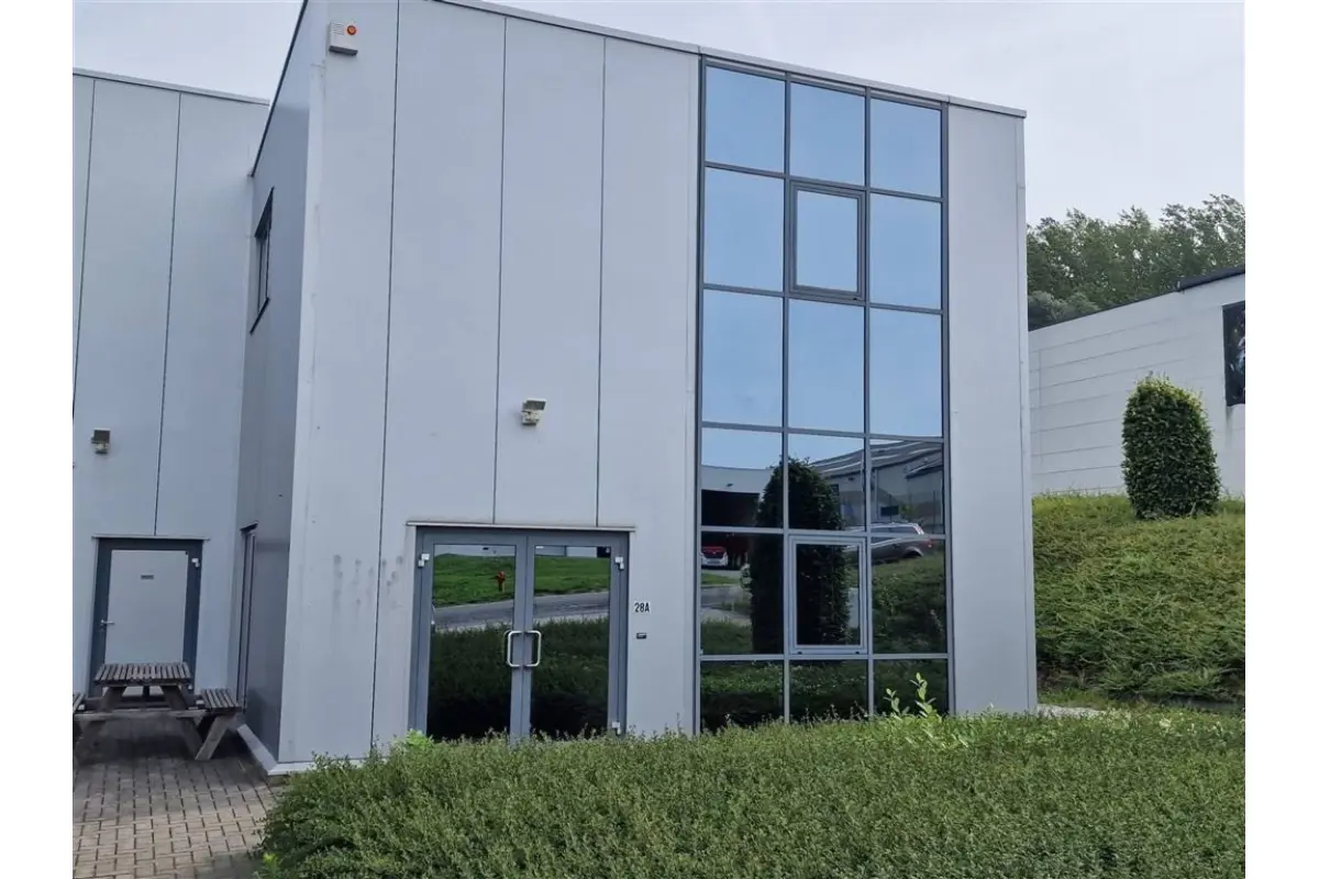 Commerce à louer à Jodoigne-Souveraine 1370 1600.00€  chambres 160.00m² - Annonce 691594