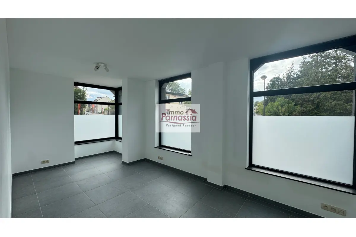 Handelszaak te  huur in Kraainem 1950 1300.00€  slaapkamers 121.00m² - Zoekertje 691908