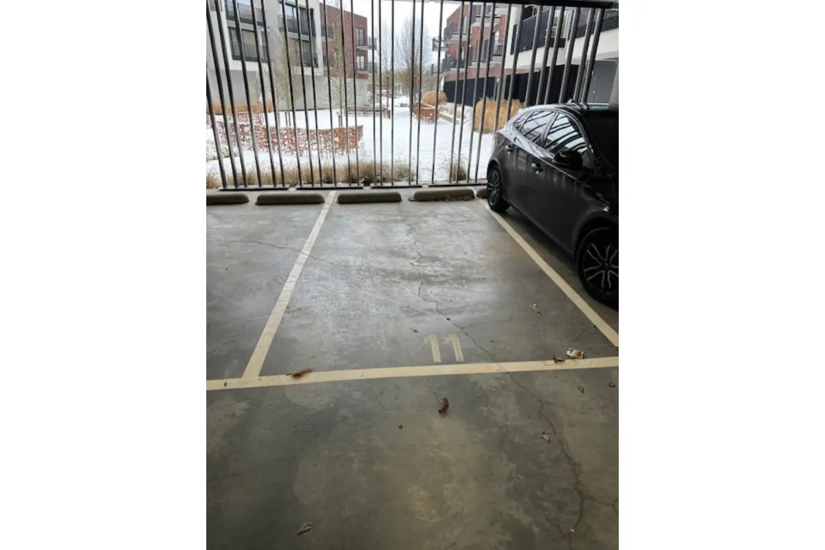 Parking & garage te  huur in Machelen 1830 150.00€  slaapkamers m² - Zoekertje 692720