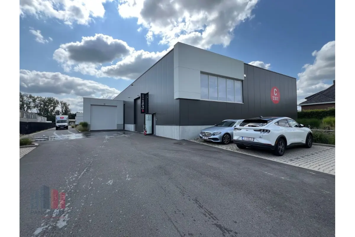 Handelszaak te  koop in Sint-Pieters-Leeuw 1600 1850000.00€  slaapkamers 1008.00m² - Zoekertje 694403