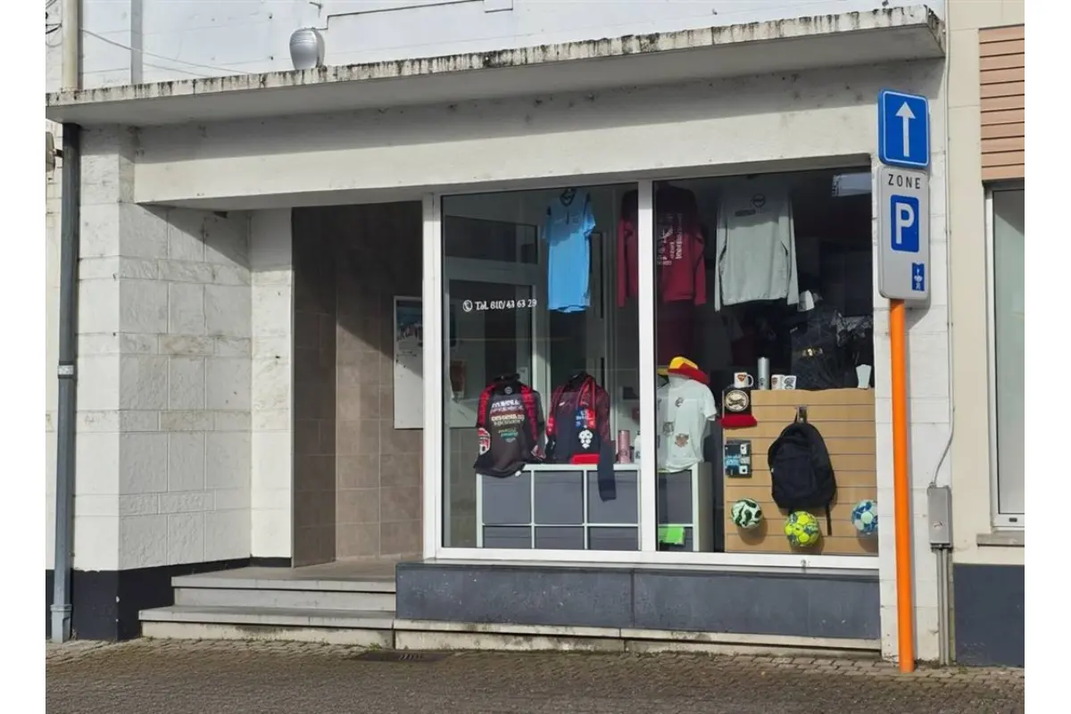 Handelszaak te  huur in Geldenaken 1370 700.00€  slaapkamers m² - Zoekertje 694278