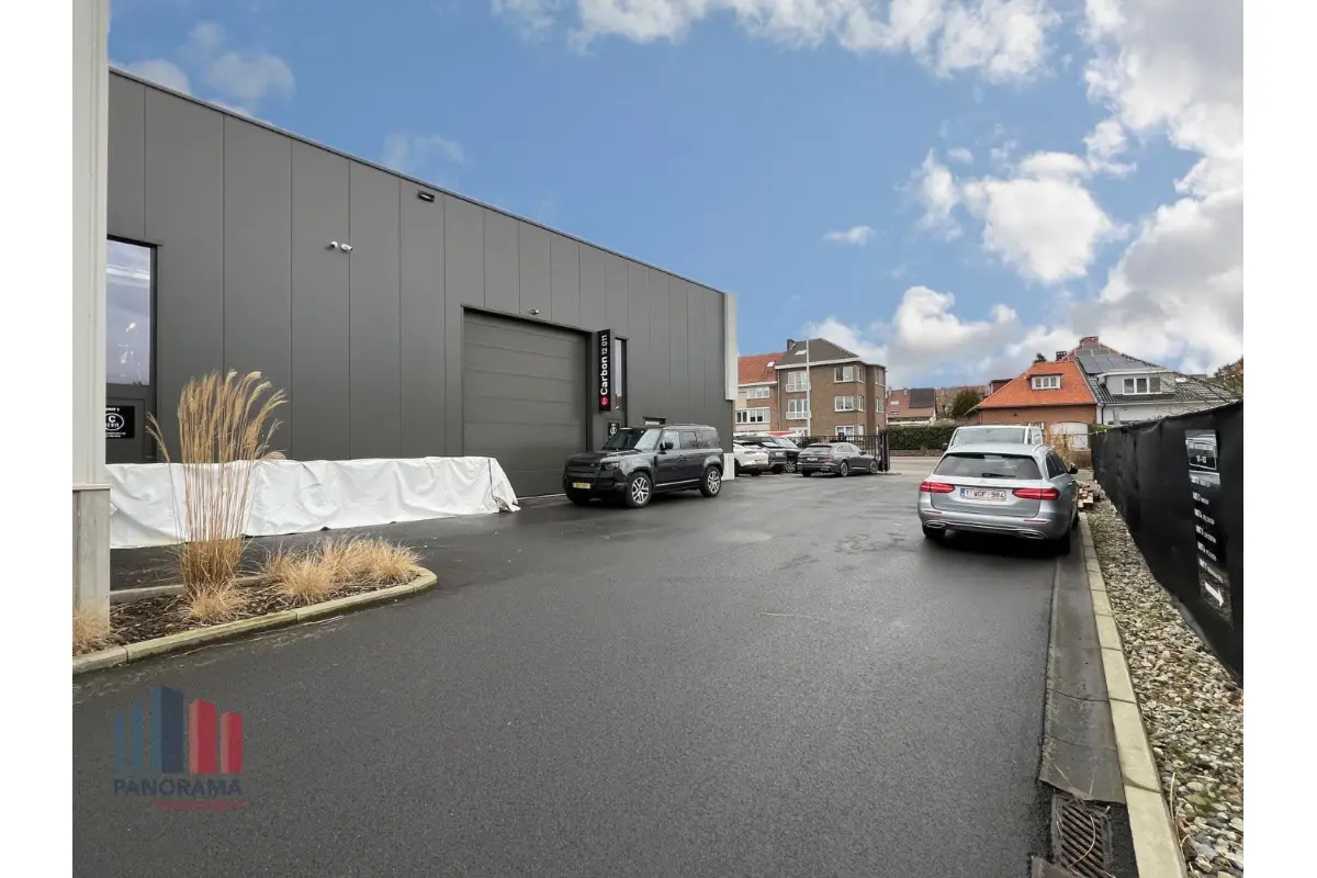 Huis te  koop in Sint-Pieters-Leeuw 1600 1850000.00€  slaapkamers 1008.00m² - Zoekertje 694404