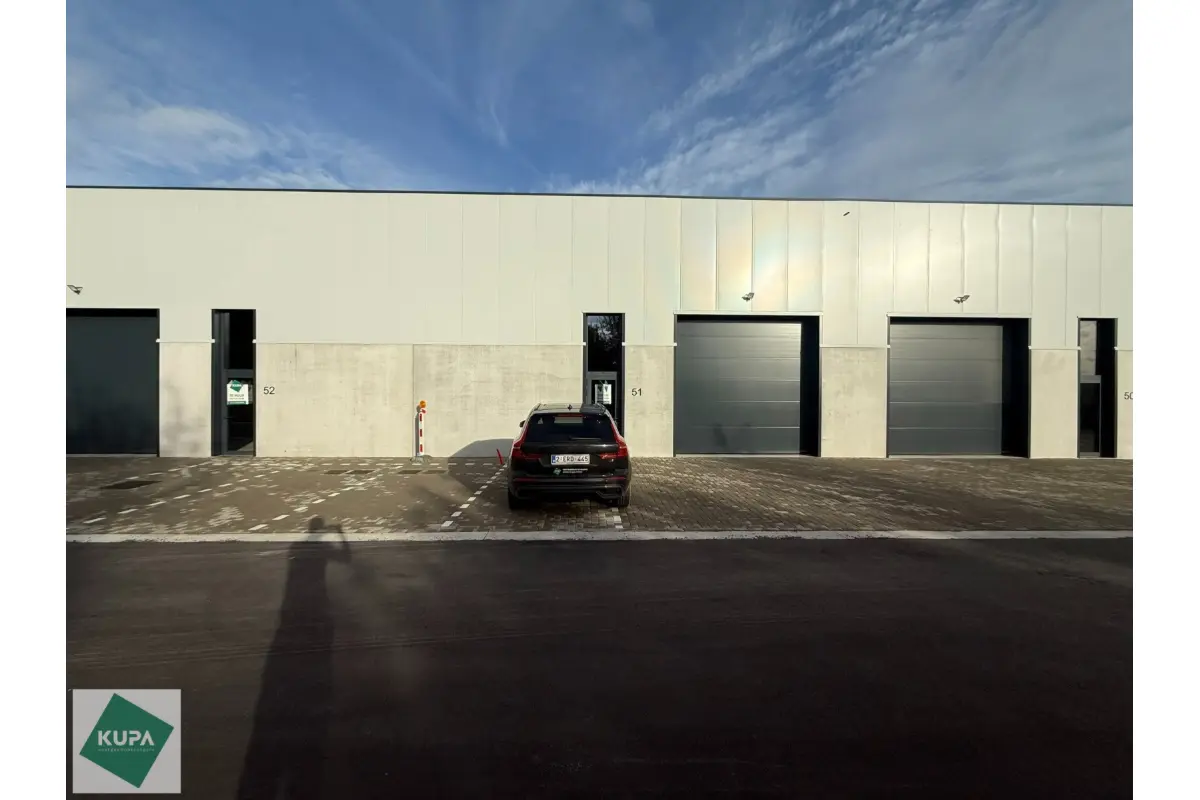 Handelszaak te  huur in Hal 1500 1350.00€  slaapkamers 216.00m² - Zoekertje 695031