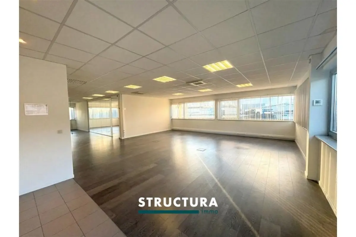 Handelszaak te  in Merchtem 1785 1100.00€  slaapkamers 100.00m² - Zoekertje 696666