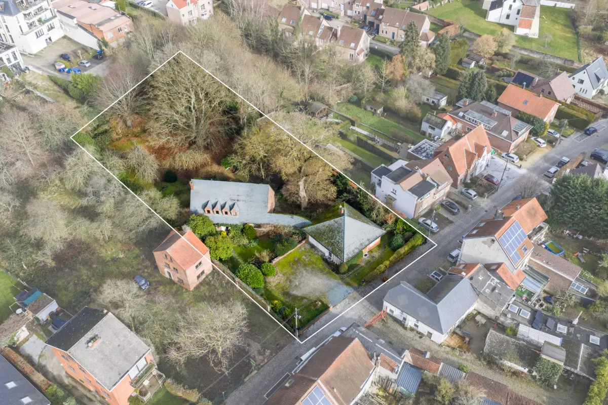 Huis te  koop in Terhulpen 1310 875000.00€ 6 slaapkamers 485.00m² - Zoekertje 698038