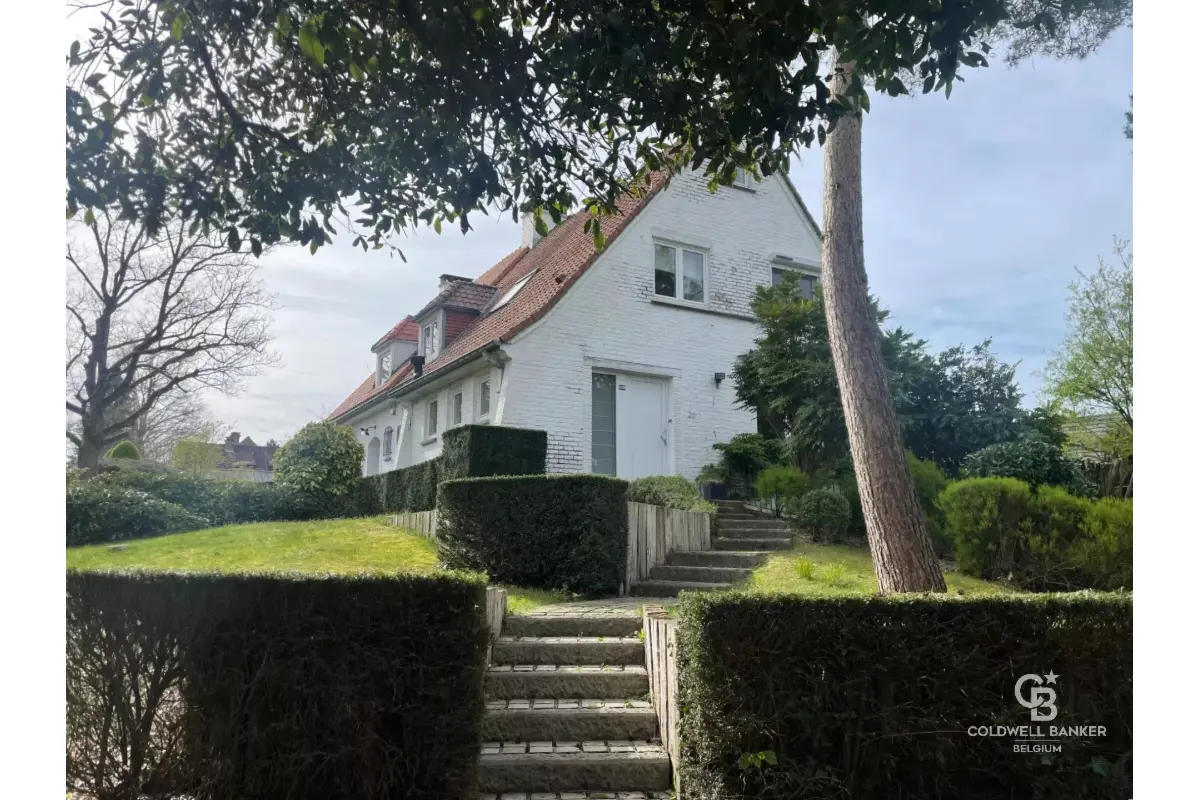 Huis te  koop in Sint-Genesius-Rode 1640 750000.00€ 3 slaapkamers 244.00m² - Zoekertje 699340