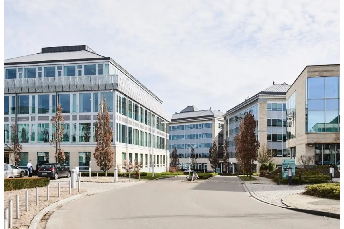 Commerce à louer à Braine-l'Alleud 1420 16266.00€  chambres 1310.00m² - Annonce 700365