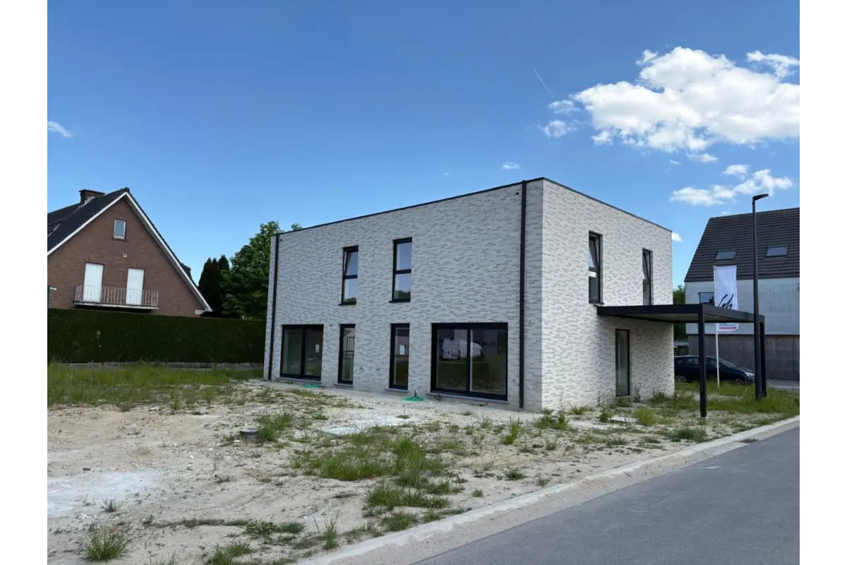 Huis te  koop in Opwijk 1745 547990.00€ 3 slaapkamers 159.00m² - Zoekertje 724330