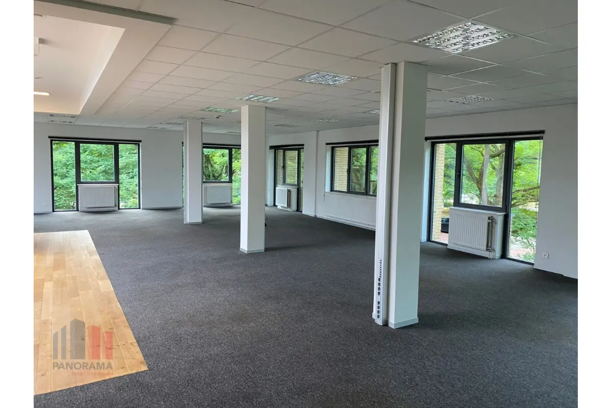 Commerce à louer à Zellik 1731 3832.00€  chambres 418.00m² - Annonce 700443