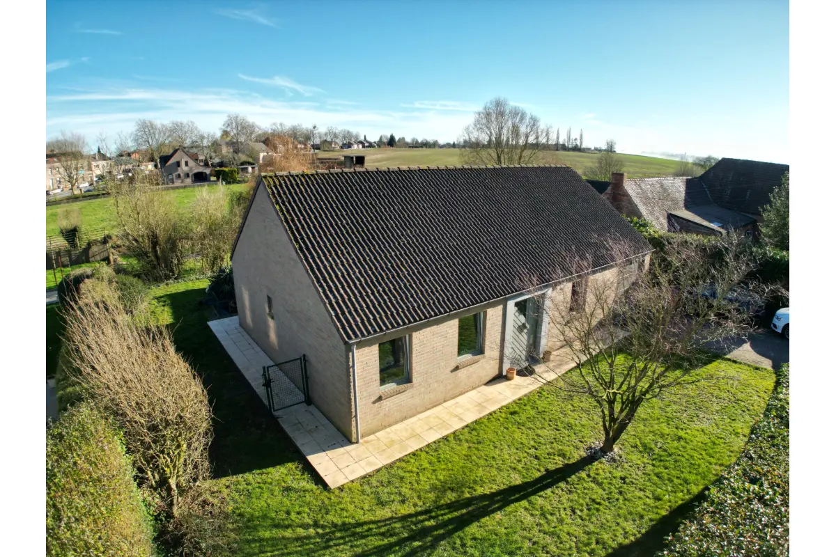 Huis te  in Bassilly 7830 365000.00€ 3 slaapkamers 140.00m² - Zoekertje 702086