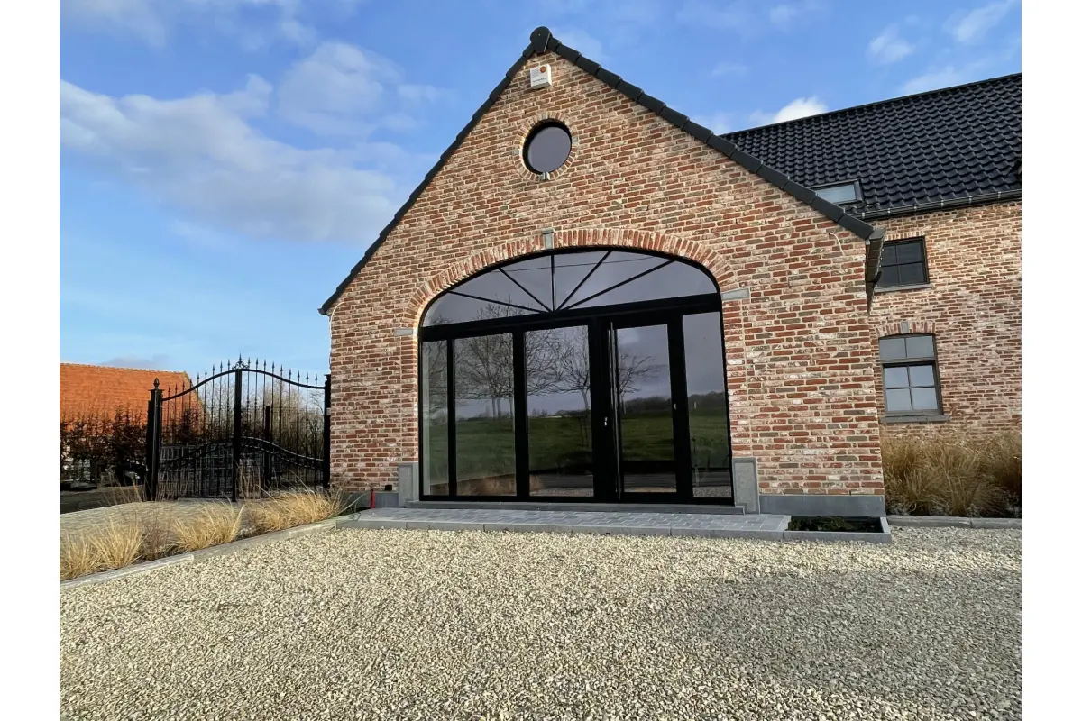 Handelszaak te  in Bierghes 1430 1200.00€  slaapkamers 63.00m² - Zoekertje 702072