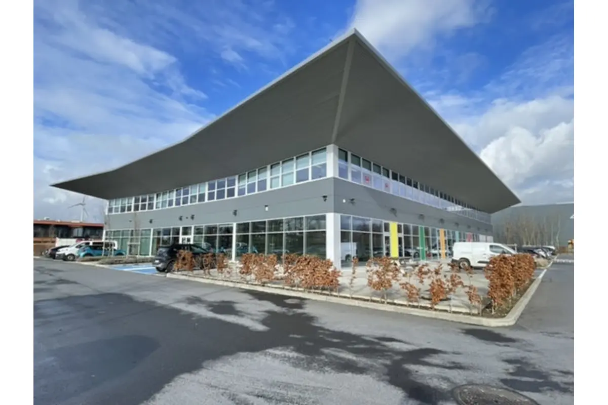 Commerce à louer à Monstreux 1400 750.00€  chambres m² - Annonce 701958