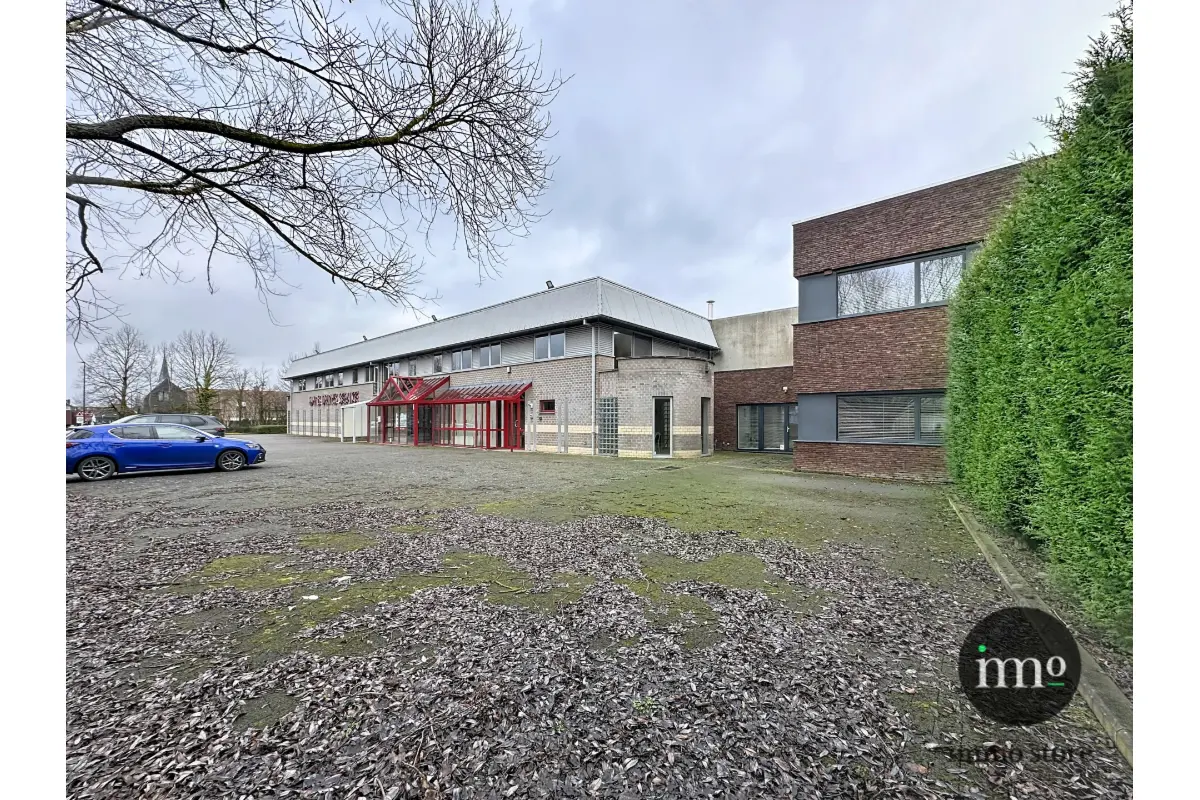 Commerce à louer à Wambeek 1741 28000.00€  chambres 3900.00m² - Annonce 701983