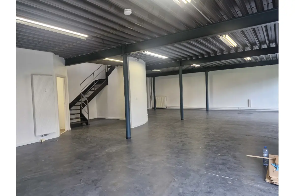 Commerce à louer à Wauthier-Braine 1440 1350.00€  chambres 256.00m² - Annonce 704522