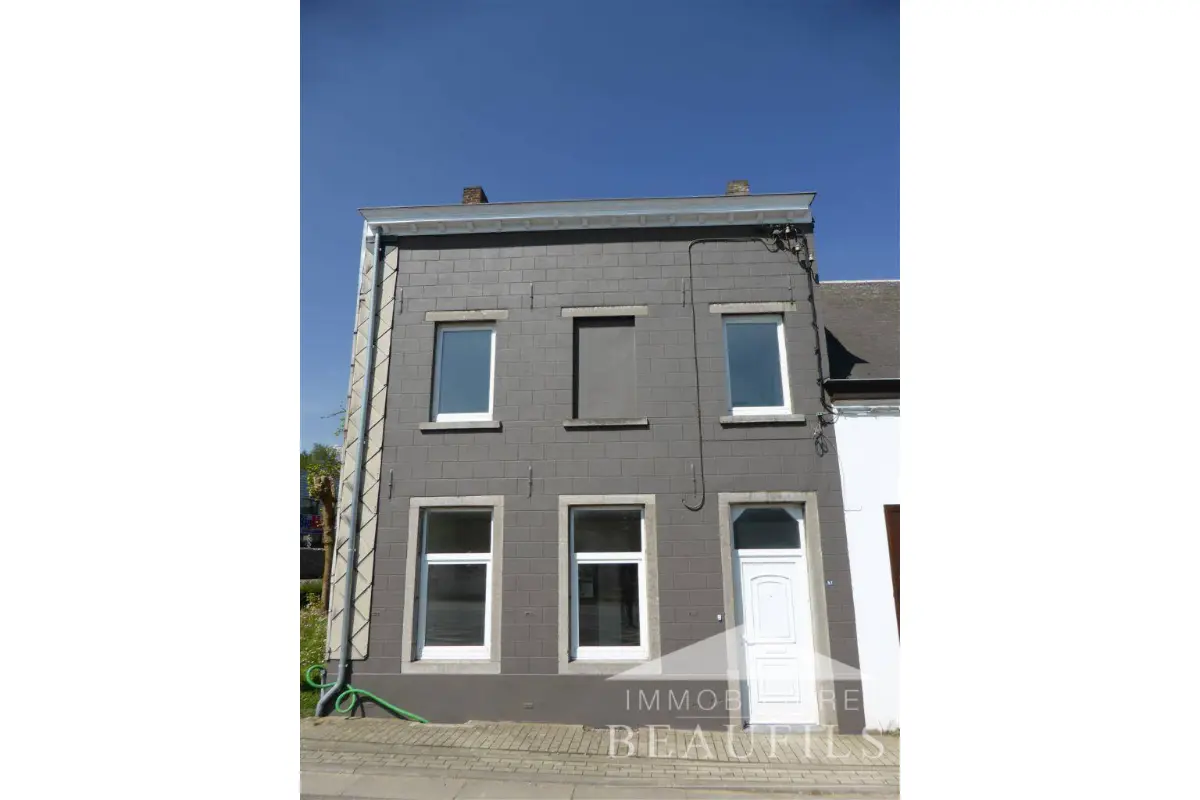 Huis te  in Arquennes 7181 1250.00€ 4 slaapkamers 202.00m² - Zoekertje 704934