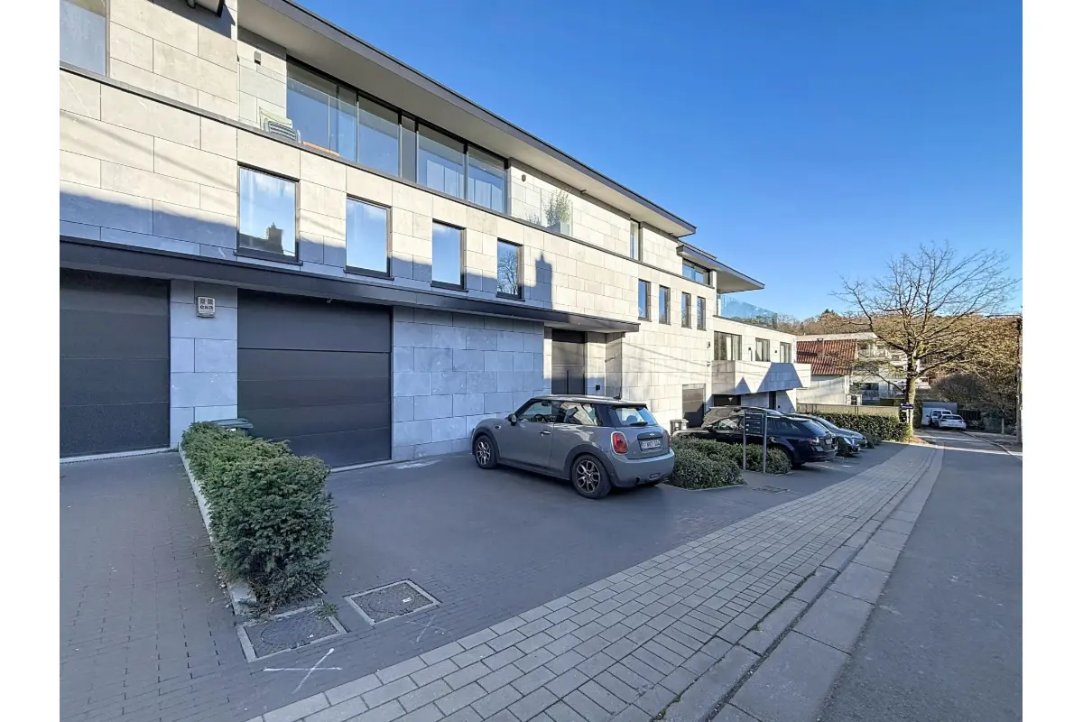 Maison à  à Rixensart 1330 1990.00€ 3 chambres 190.00m² - Annonce 705002