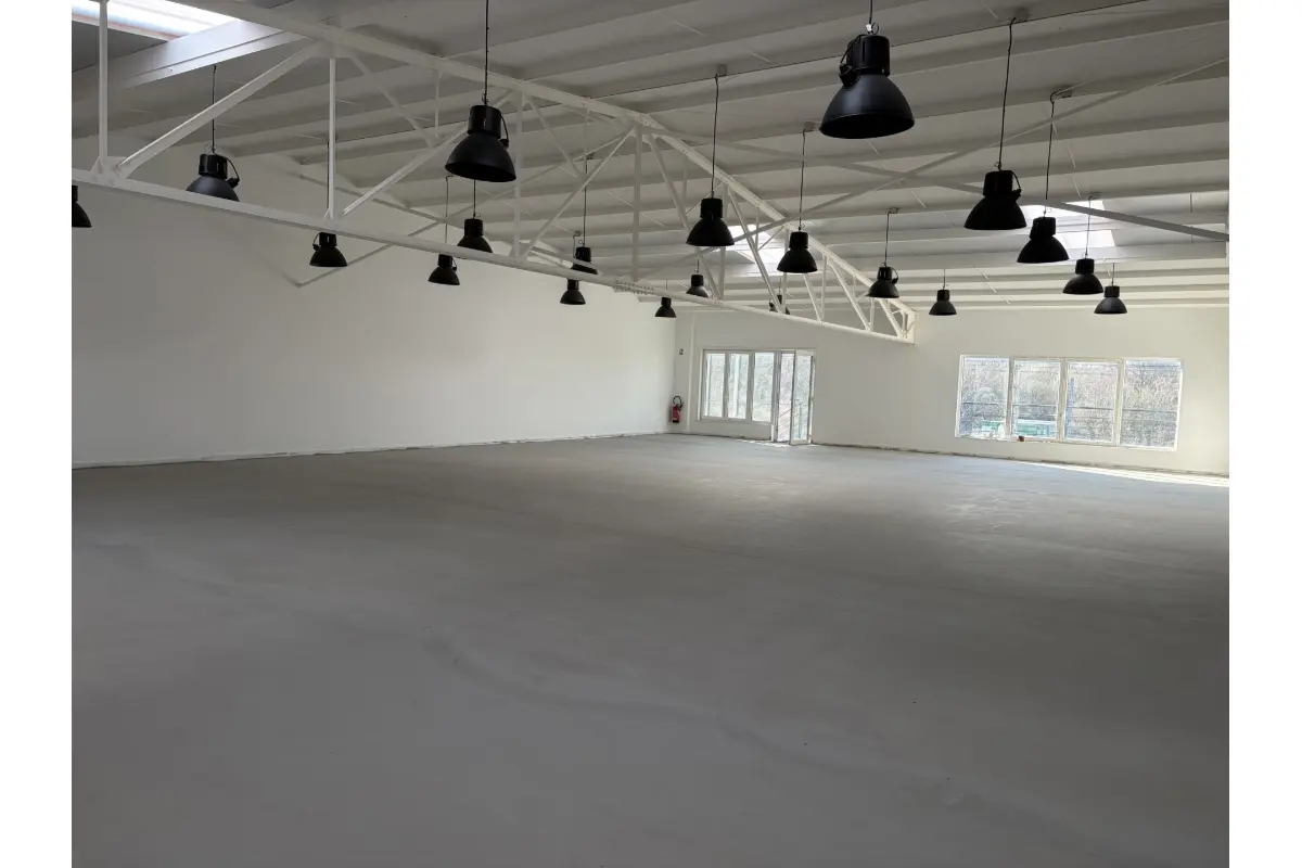 Commerce à louer à Waterloo 1410 2500.00€  chambres 270.00m² - Annonce 705921