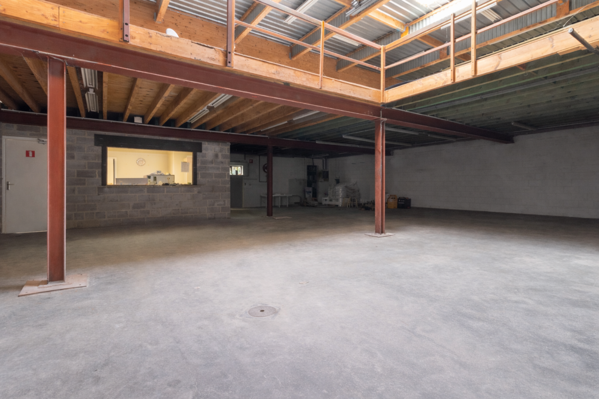 Handelszaak te  huur in Waver 1300 3500.00€  slaapkamers 624.00m² - Zoekertje 707177