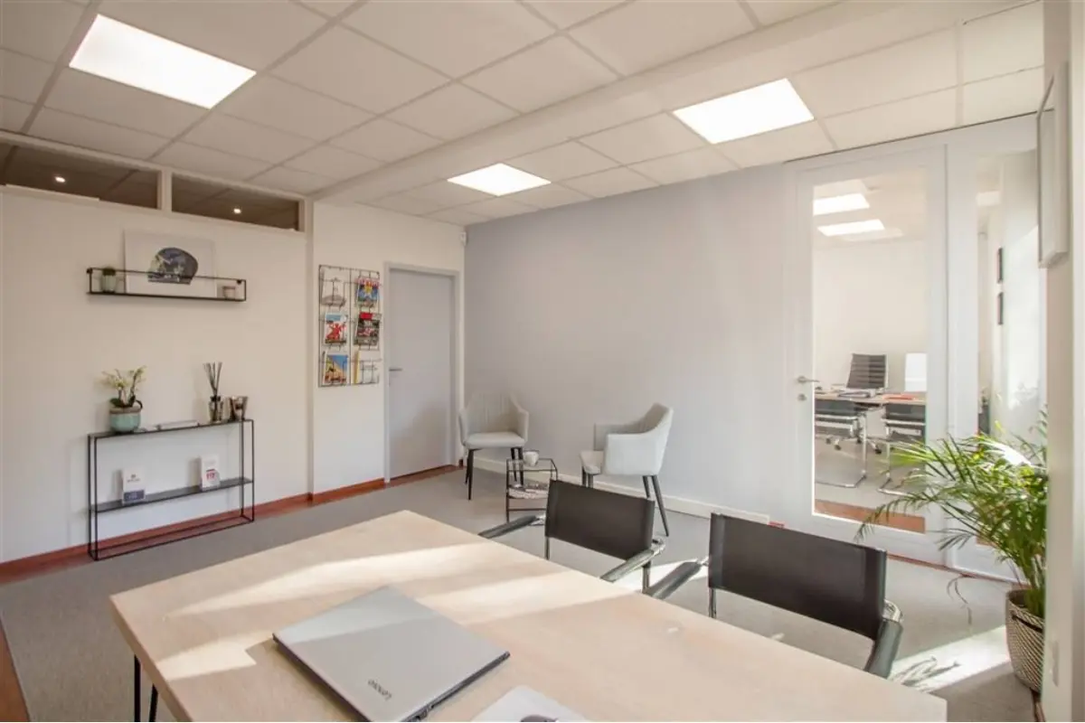 Commerce à louer à Waterloo 1410 1000.00€  chambres 100.00m² - Annonce 707737