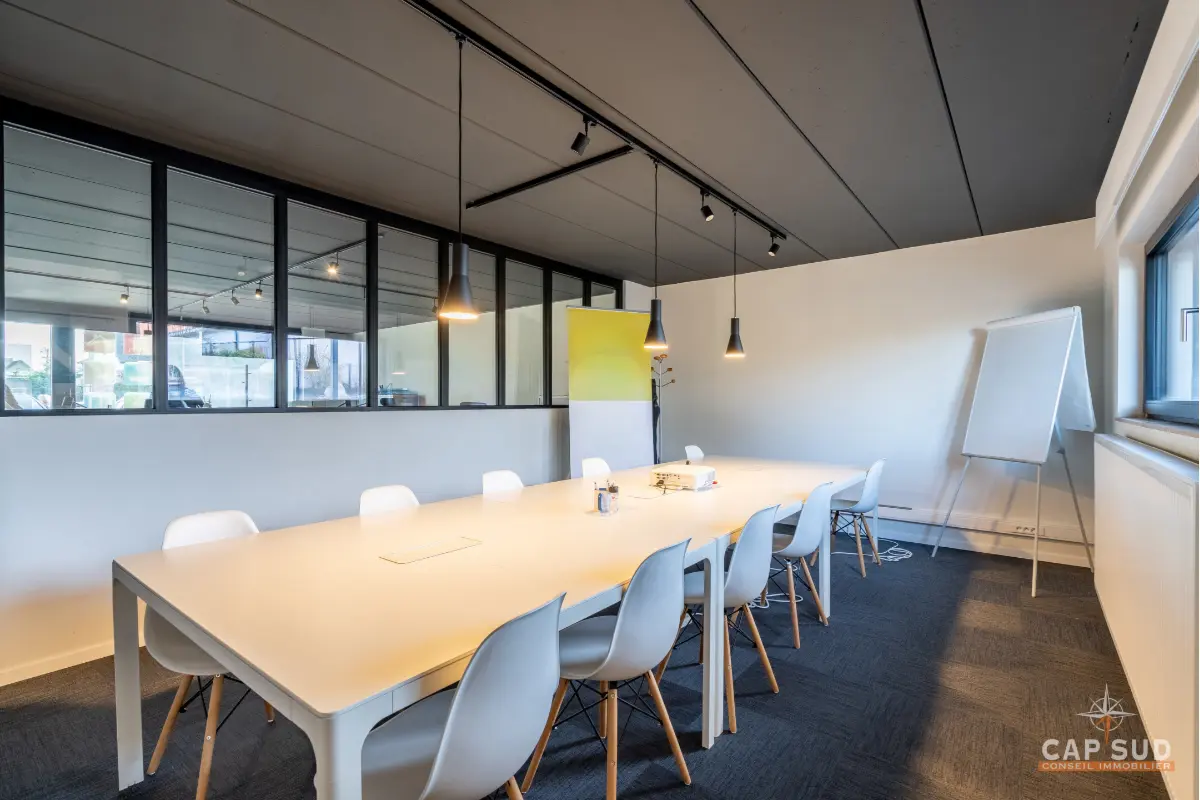 Commerce à louer à Waterloo 1410 400.00€  chambres 30.00m² - Annonce 708480