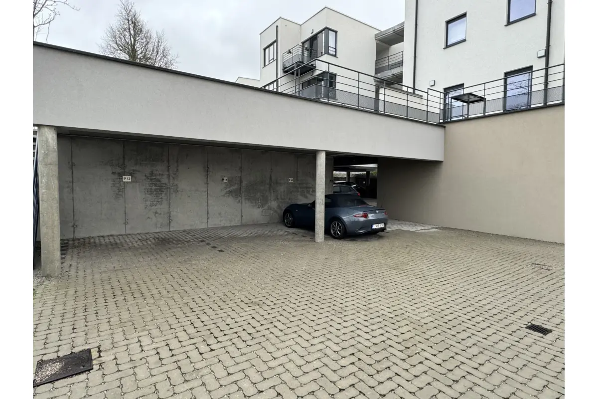 Parking / garage à louer à Nivelles 1400 85.00€  chambres m² - Annonce 709568