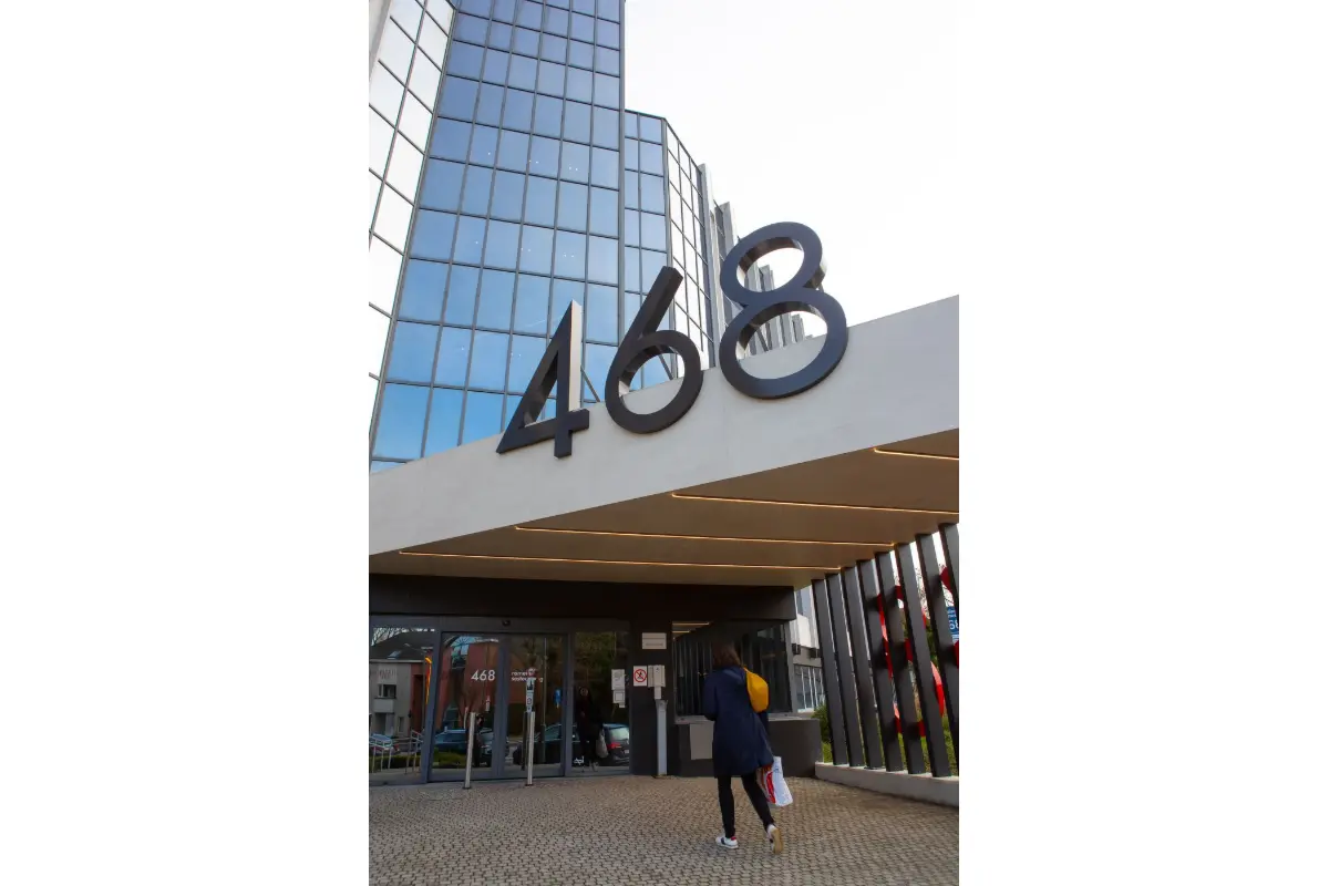 Commerce à louer à Strombeek-Bever 1853 4691.00€  chambres 473.00m² - Annonce 709297